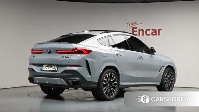 BMW X6 (G06) 2024 Небесно-голубой из Кореи