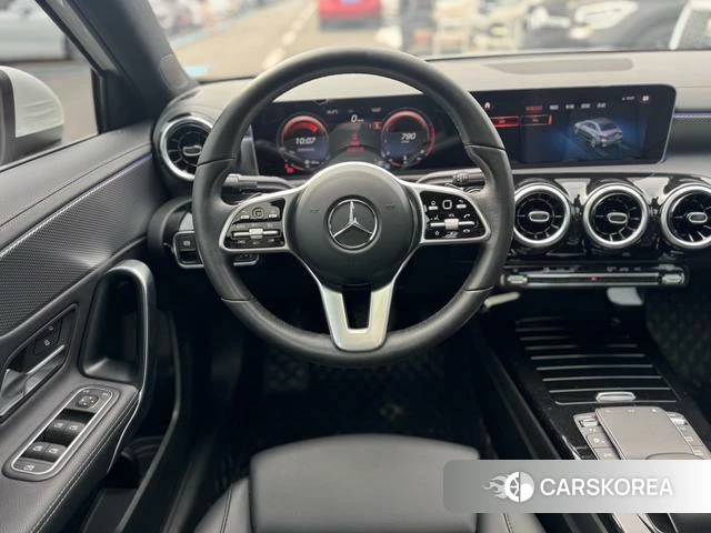 Mercedes-Benz Class A 2020 Белый из Китая