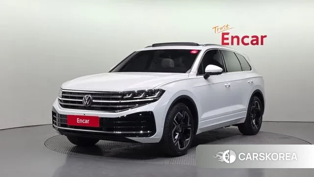 Volkswagen Touareg 3rd generation 2025 Белый из Кореи