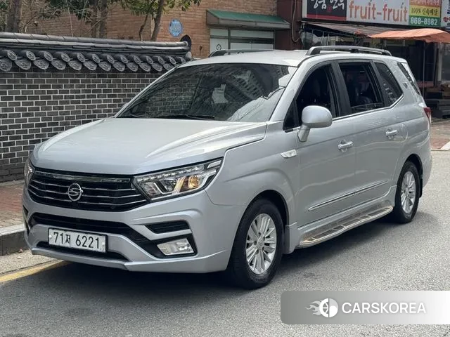 Ssangyong Korando Turismo 2018 Серебряный из Кореи