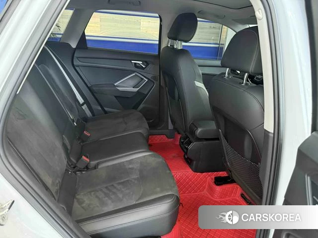 Audi Q3 2023 Белый из Китая