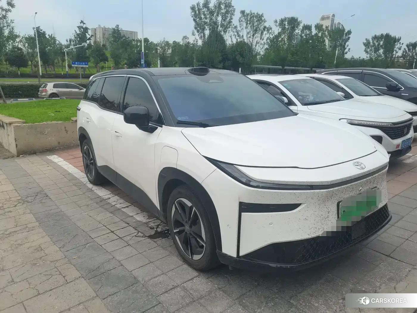 Toyota bZ3X 2025 Белый из Китая
