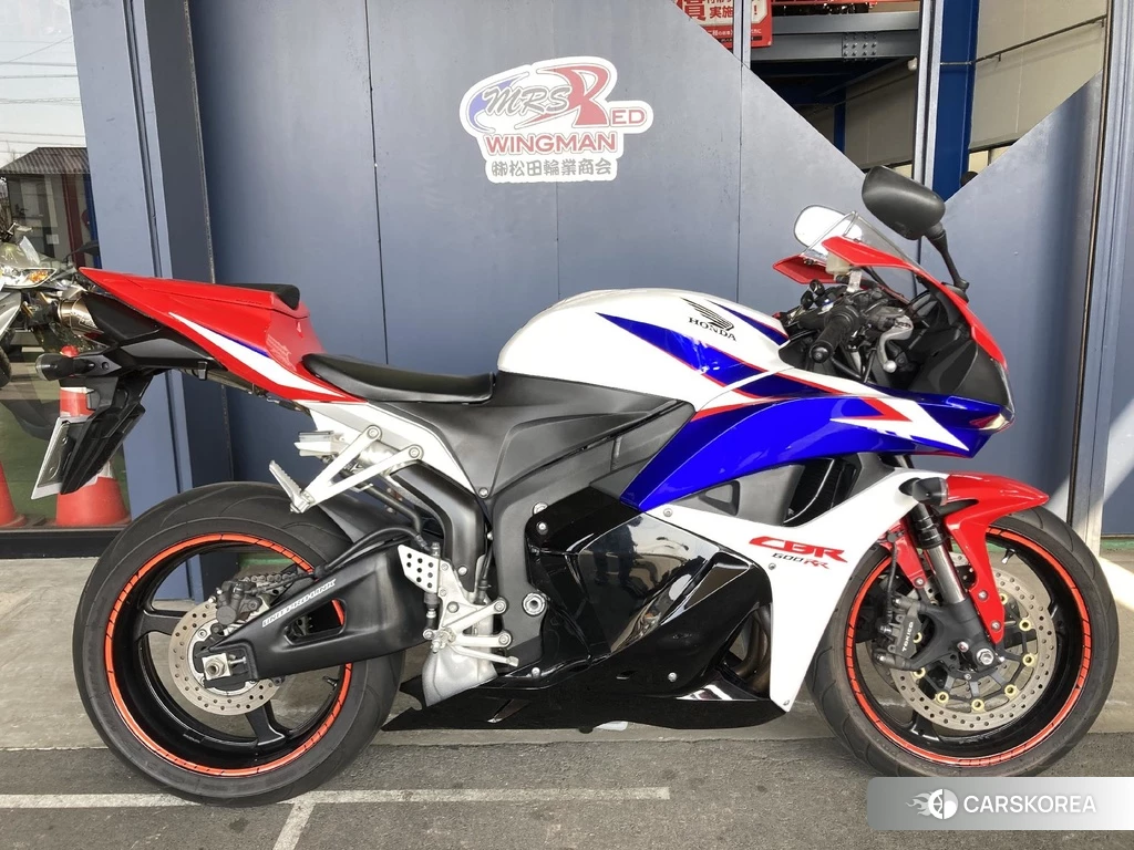 Проданный Honda CBR600RR 2010 из Японии, фото 2
