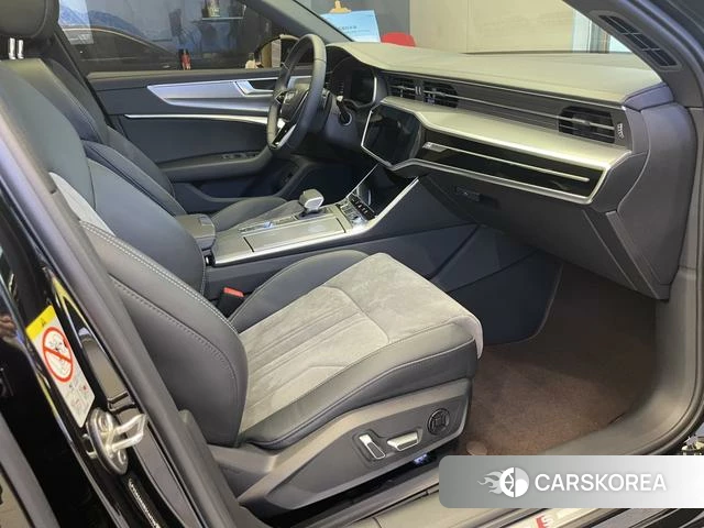 Audi A6L 2025 Черный из Китая