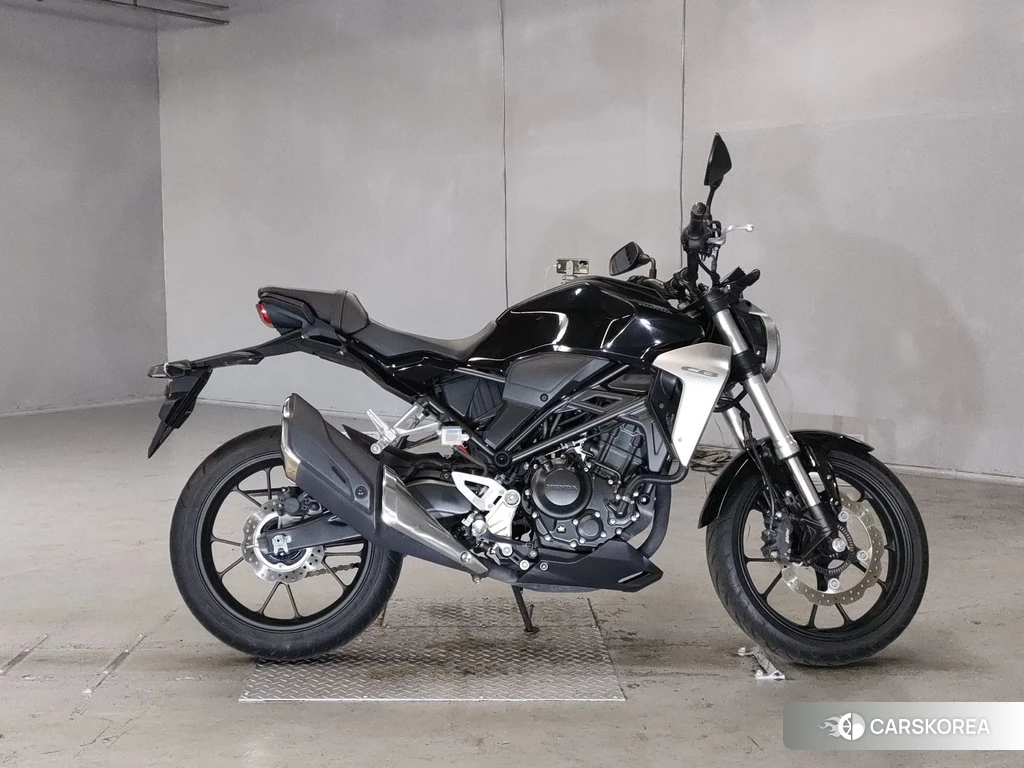 Проданный Honda CB250R 2018 из Японии, фото 2