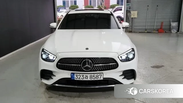 Mercedes-Benz E-Class W213 2022 Белый из Кореи