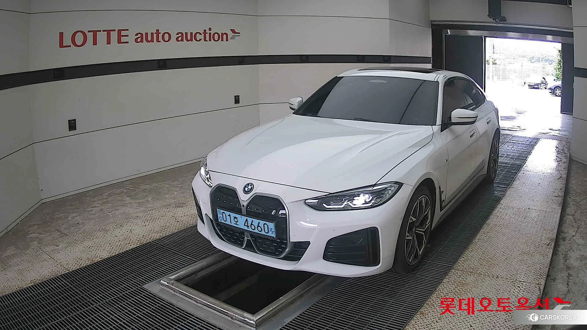 BMW  i4 eDrive40 2022 #300 - ALPINE WHITE [BMW] из Кореи