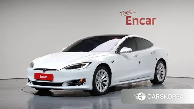 Tesla Model S 2019 Белый из Кореи
