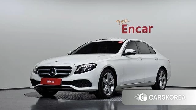 Mercedes-Benz E-Class W213 2018 Белый из Кореи