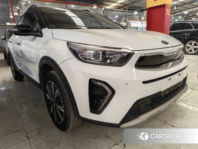 Kia Yi Ran 2021 Белый из Китая