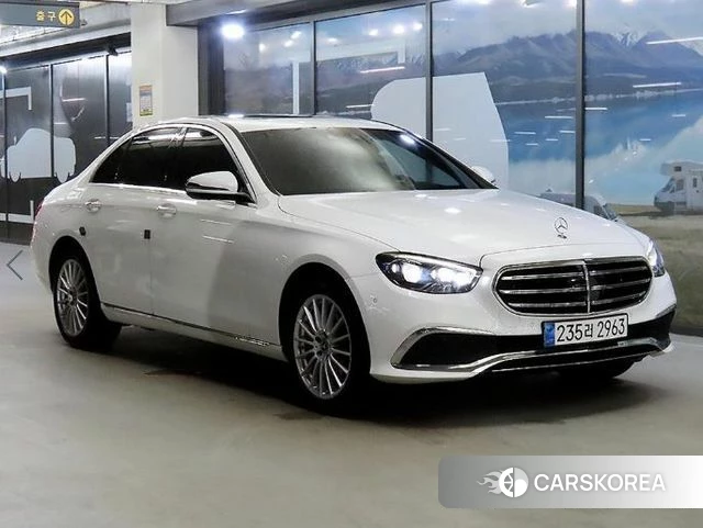 Mercedes-Benz E-Class W213 2023 Белый из Кореи