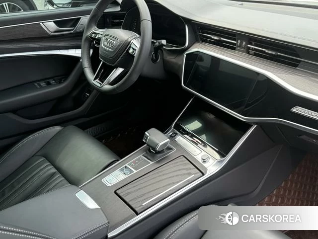 Audi A6L 2024 Черный из Китая