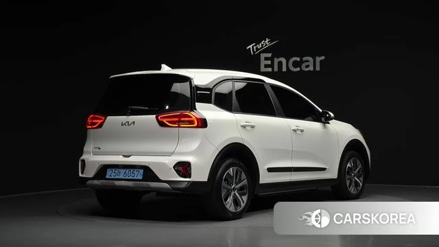Kia Niro Plus 2023 Белый из Кореи