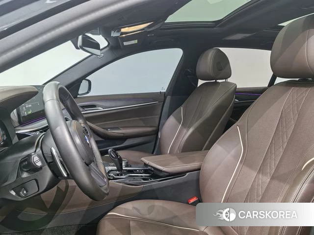 BMW 5 series 2022 Черный из Китая