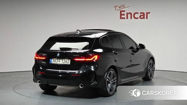 BMW 1 Series (F40) 2024 Черный из Кореи