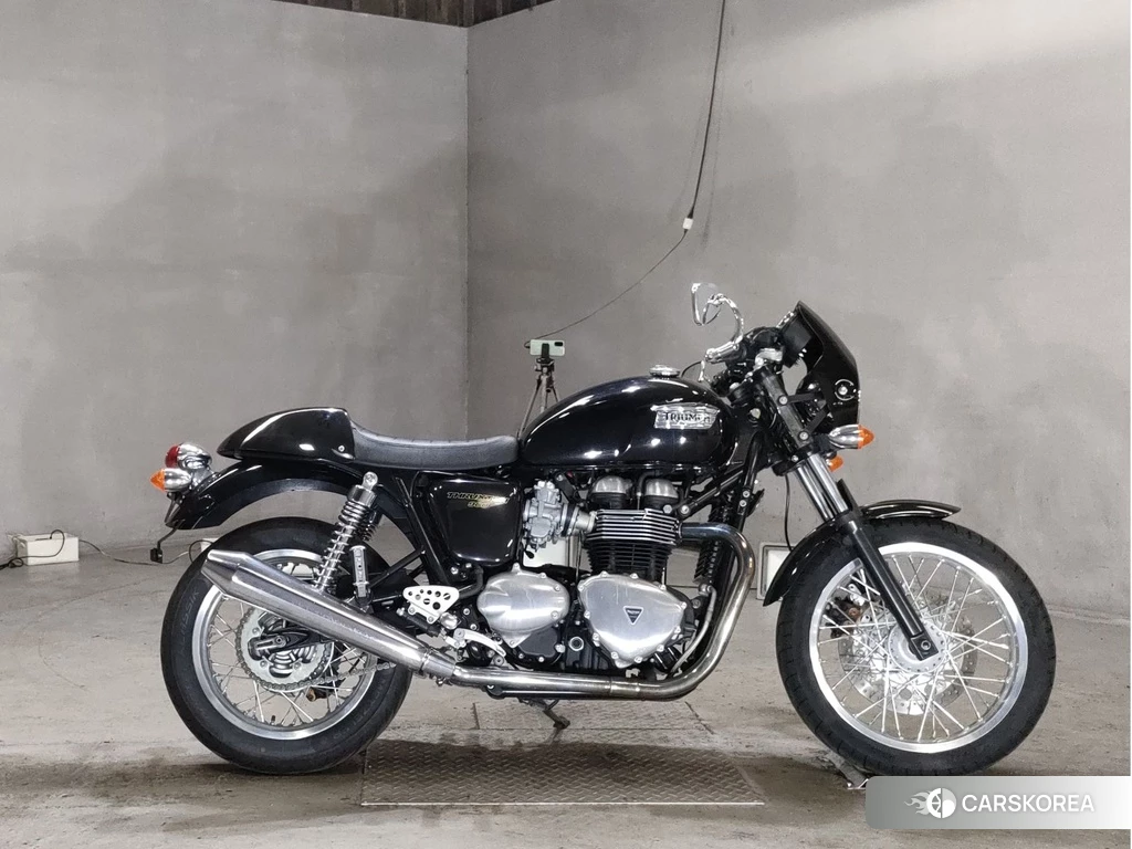 Проданный Triumph THRUXTON 2013 из Японии