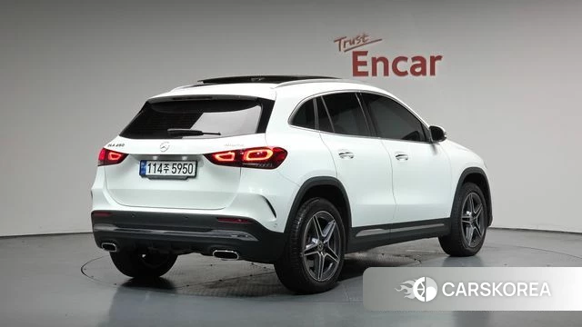 Mercedes-Benz GLA - Class H247 2022 Белый из Кореи