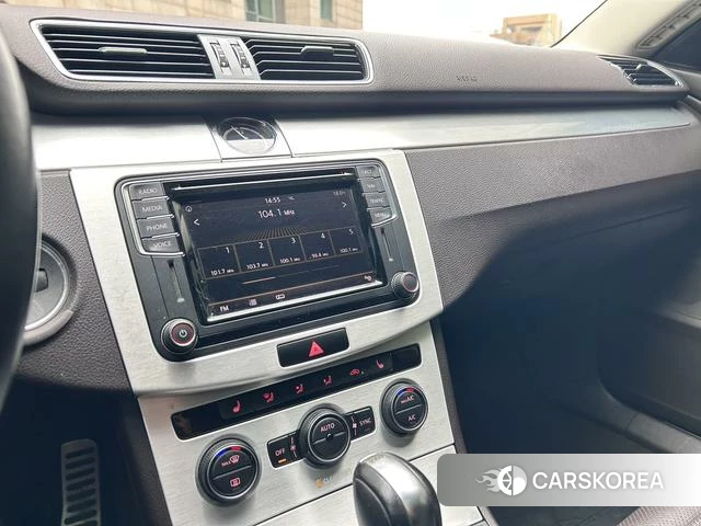 Volkswagen CC 2018 Серебристо-серый из Китая