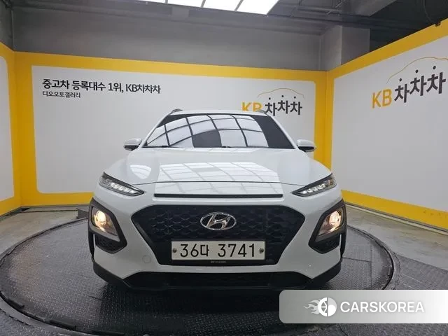 Hyundai Kona 2018 Белый из Кореи