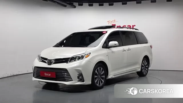 Toyota Sienna 2018 Белый из Кореи
