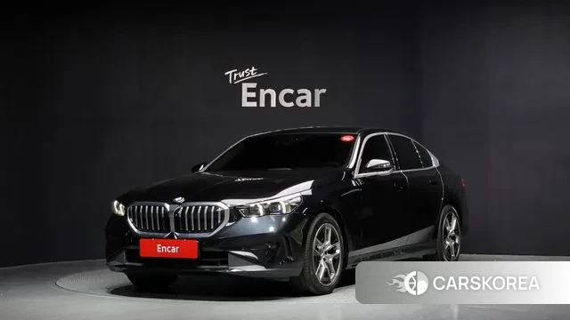 BMW 5 Series (G60) 2023 Черный из Кореи