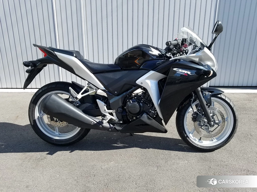 Проданный Honda CBR250R 2011 из Японии