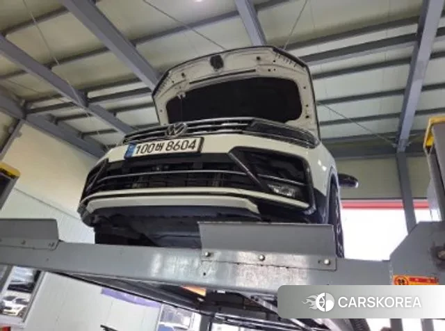 Volkswagen Tiguan Allspace 2020 Белый из Кореи