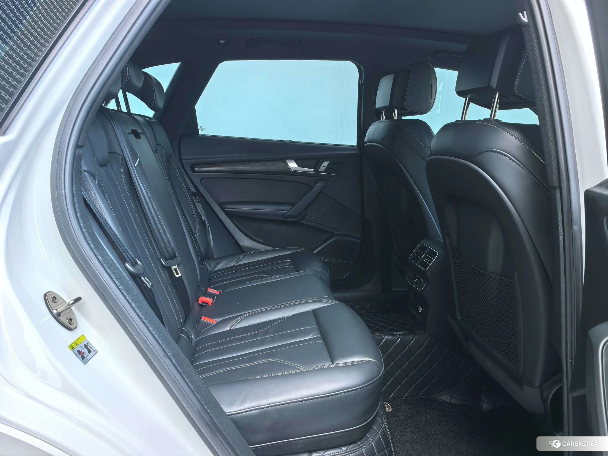 Audi Q5L 2023 Белый из Китая