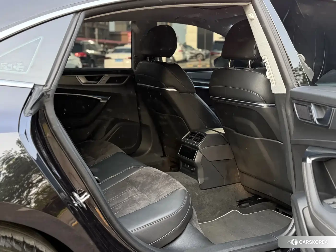 Audi A7L 2024 Черный из Китая