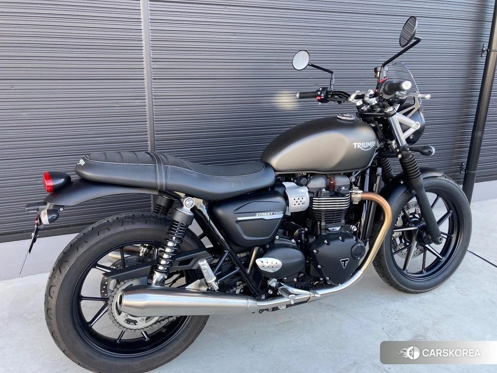 Проданный Triumph STREET TWIN 2020 из Японии