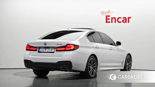 BMW 5 Series (G30) 2023 Белый из Кореи
