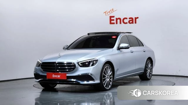 Mercedes-Benz E-Class W213 2023 Светло-серебряный цвет из Кореи