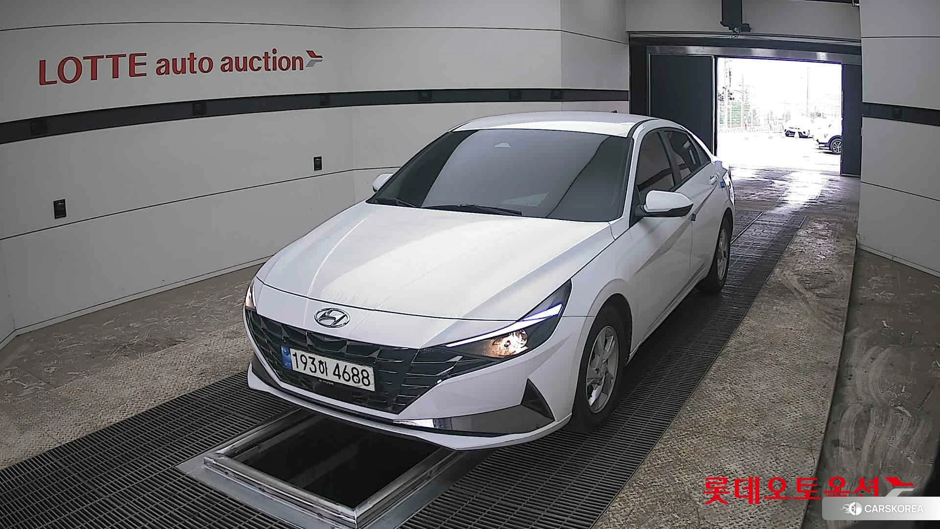 Hyundai Avante 2022 Polar White из Кореи