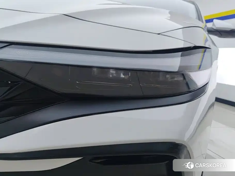 Hyundai Elantra 2026 Белый из Китая, фото 2