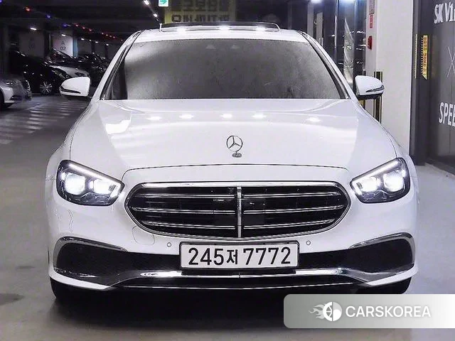 Mercedes-Benz E-Class W213 2022 Белый из Кореи