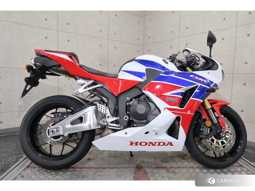 Проданный Honda CBR600RR 2016 из Японии
