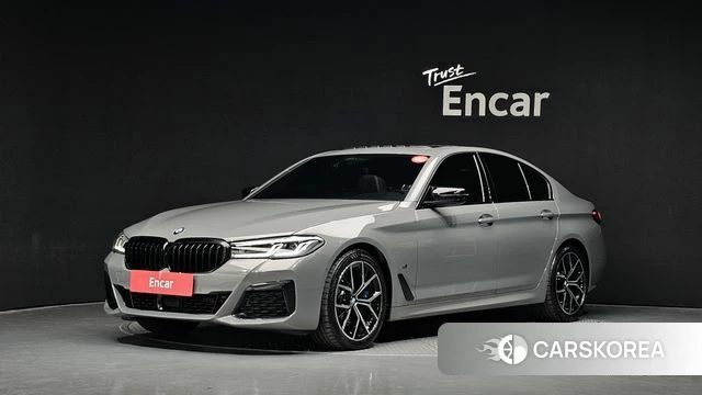 BMW 5 Series (G30) 2022 Серебристо-серый из Кореи
