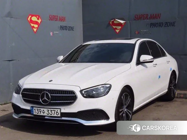 Mercedes-Benz E-Class W213 2021 Белый из Кореи