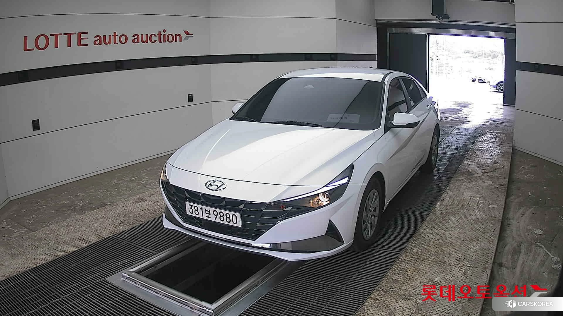 Hyundai Avante 2021 Polar White из Кореи