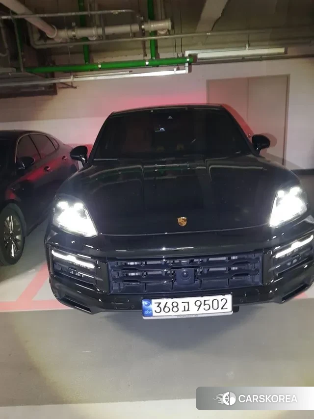 Porsche Cayenne (PO536) 2023 Черный из Кореи