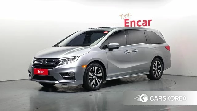 Honda Odyssey 2018 Серебристо-серый из Кореи