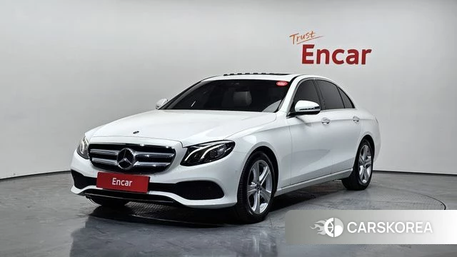 Mercedes-Benz E-Class W213 2018 Белый из Кореи