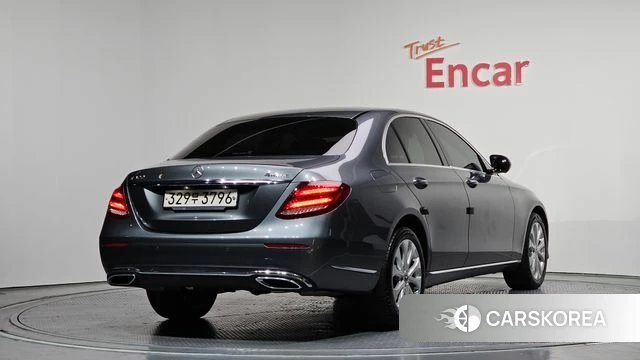 Mercedes-Benz E-Class W213 2020 Серый из Кореи