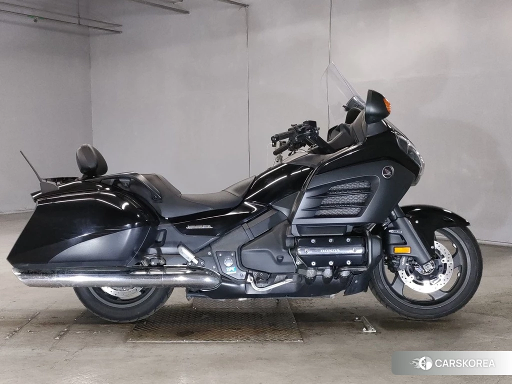 Проданный Honda GL1800 F6B 2013 из Японии