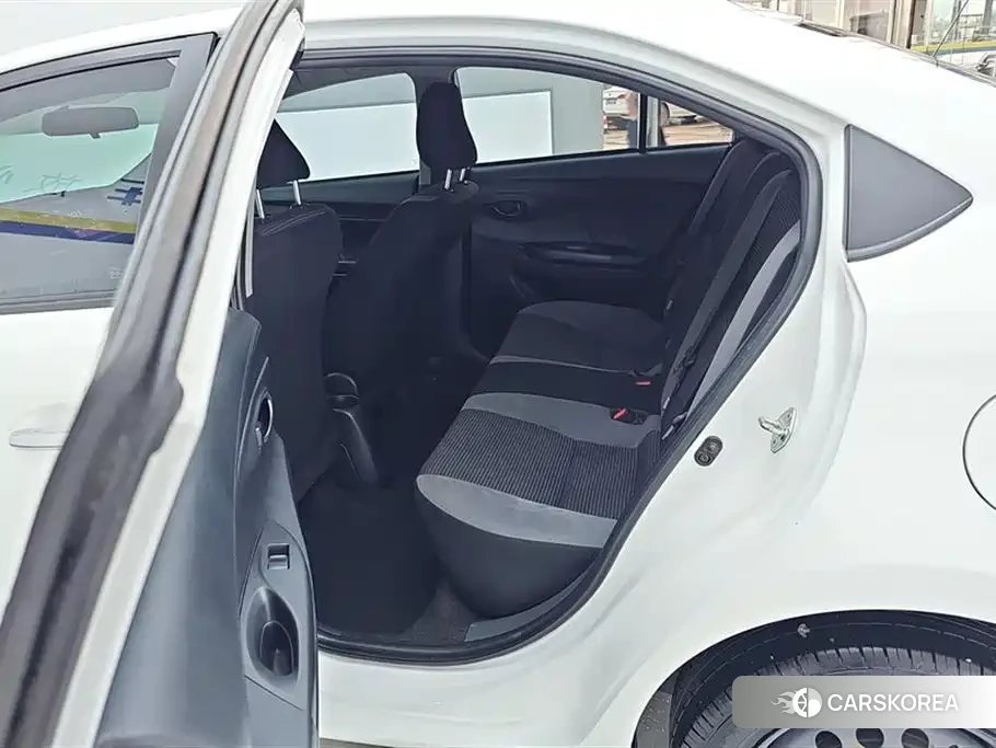 Toyota Vios 2023 Белый из Китая