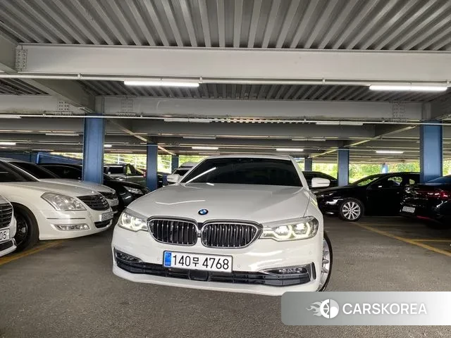 BMW 5 Series (G30) 2019 Белый из Кореи