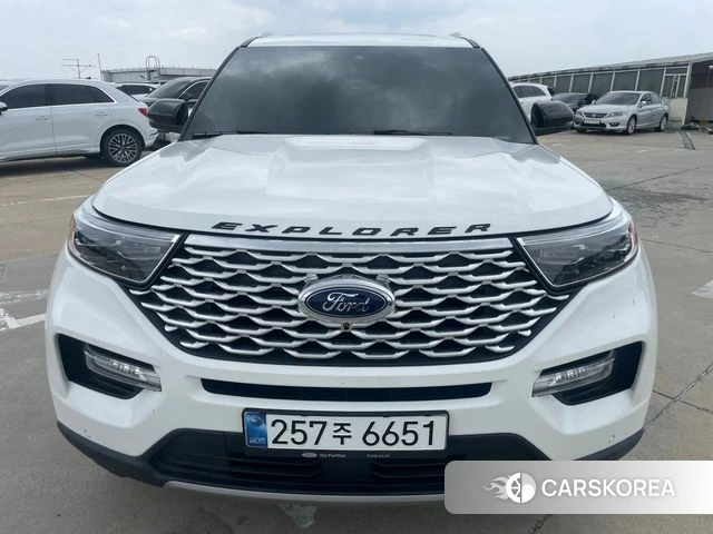 Ford Explorer 6th Generation 2022 Белый из Кореи