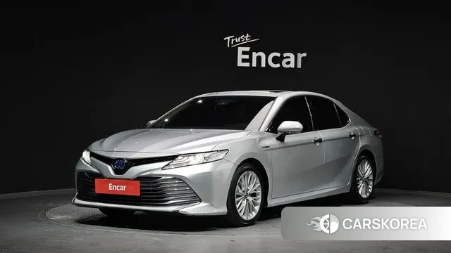 Toyota Camry (XV70) 2018 Серебряный из Кореи