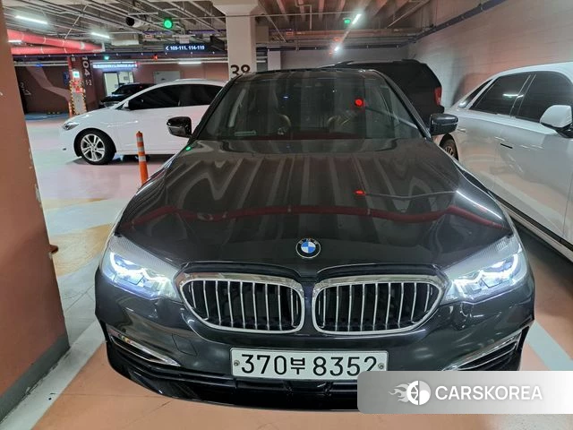 BMW 5 Series (G30) 2019 Черный из Кореи