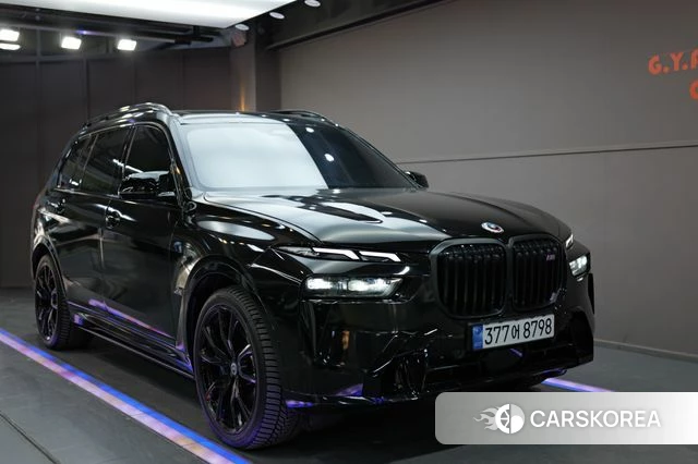 BMW X7 (G07) 2023 Черный из Кореи